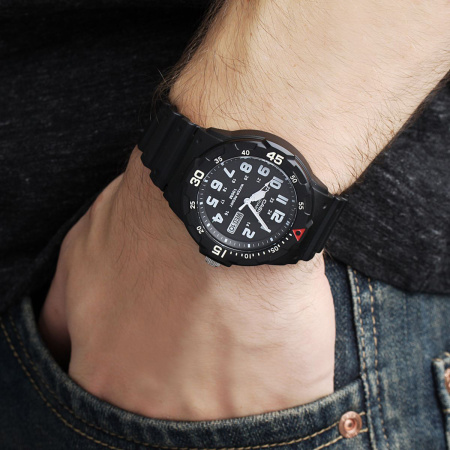Часы наручные Casio MRW-200H-1BVEG