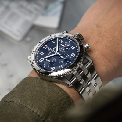 Часы наручные Breitling A233801A1C1A1