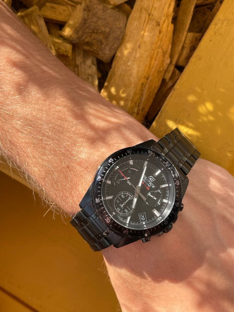 Часы наручные Casio EFV-540DC-1AVUEF