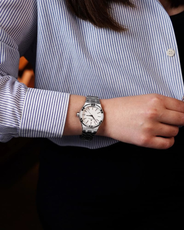 Часы наручные Maurice Lacroix AI1106-SS002-150-1