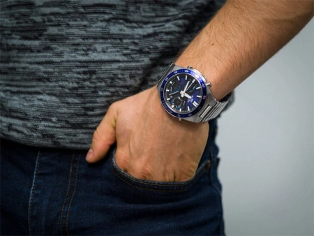 Часы наручные Casio EFV-C110D-2AVEF