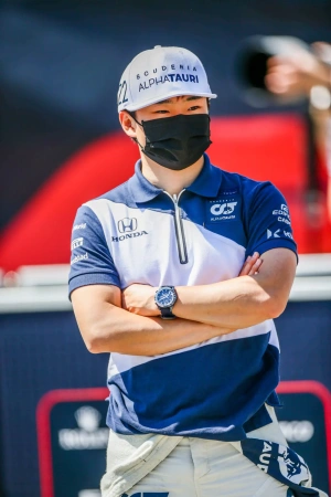 Часы наручные Casio EQB-1000AT-1AER