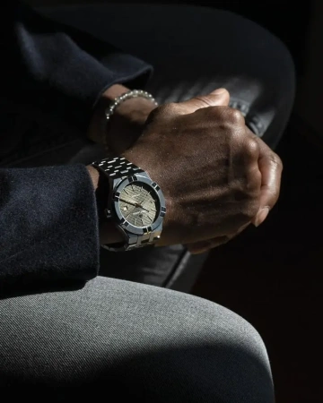 Часы наручные Maurice Lacroix AI6007-SS002-230-1	