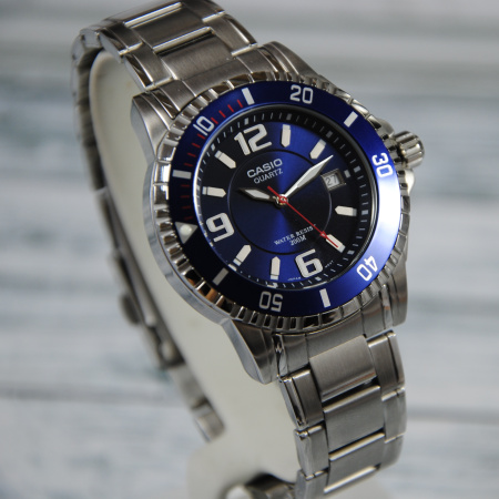 Часы наручные Casio MTD-1053D-2AVES