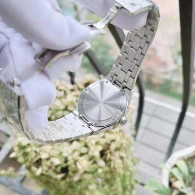 Часы наручные Maurice Lacroix AI1106-SS002-170-1