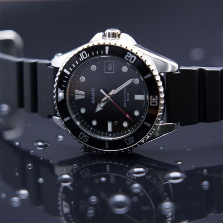 Часы наручные Casio MDV-10-1A1VDF