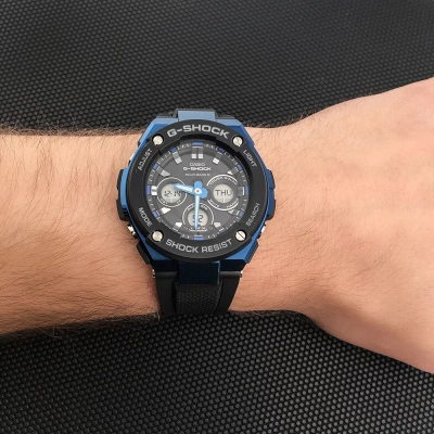 Часы наручные Casio GST-W300G-1A2ER