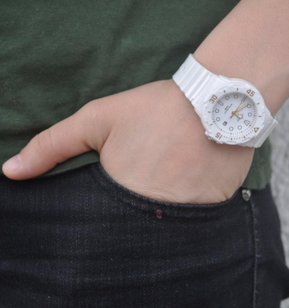 Часы наручные Casio LRW-200H-7E2VEF Часы наручные Casio LRW-200H-7E2VEF