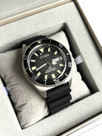 Часы наручные Citizen NY0120-01E