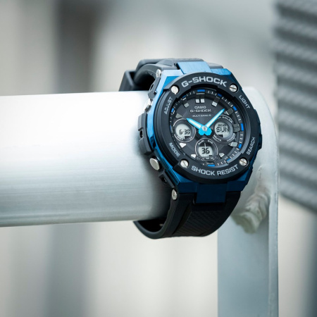 Часы наручные Casio GST-W300G-1A2ER