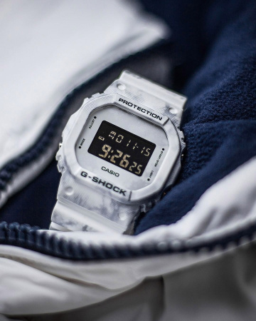 Часы наручные Casio DW-5600GC-7ER