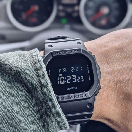 Часы наручные Casio DW-5600BB-1ER