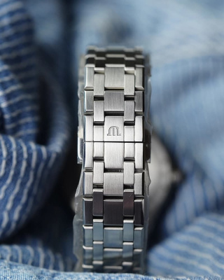 Часы наручные Maurice Lacroix AI1106-SS002-150-1									