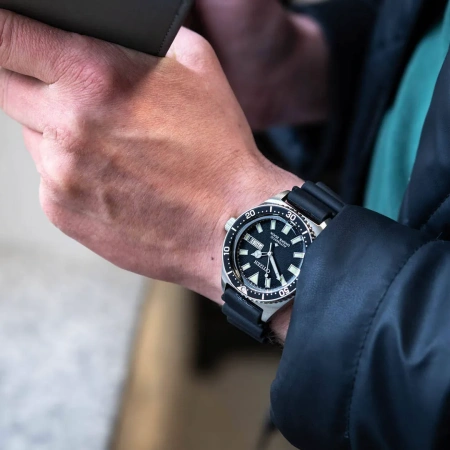 Часы наручные Citizen NY0120-01E