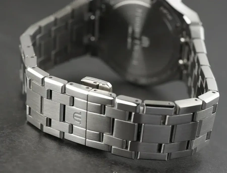 Часы наручные Maurice Lacroix AI1106-SS002-450-1	