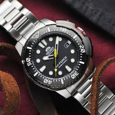 Часы наручные Orient RA-AC0L01B00B