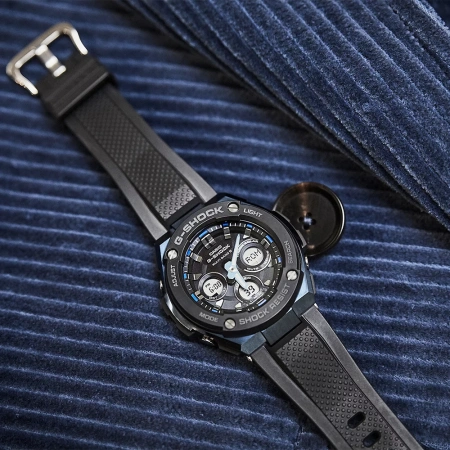 Часы наручные Casio GST-W300G-1A2ER