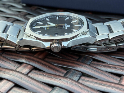 Часы наручные Casio EFR-S108D-1AVUDF